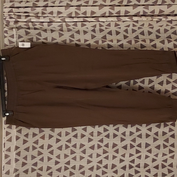 Green joggers - Picture 1 of 4